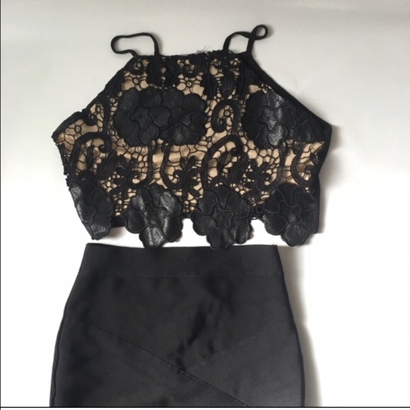 🔸REPOSHING Lace Crop Top🔸 - Picture 3 of 3