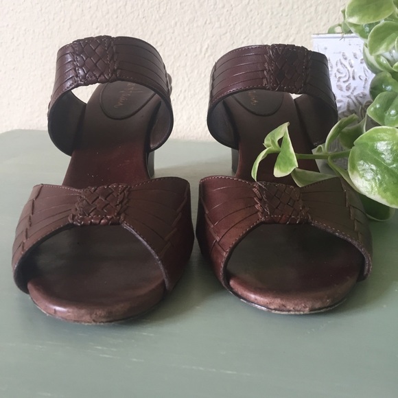❌❌Cole Haan Wedge Sandals SOLD - Picture 4 of 4