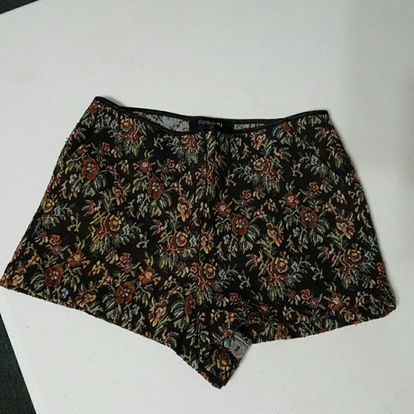 Highwaisted Floral Shorts