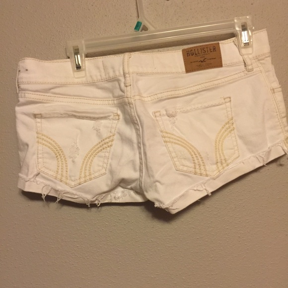 White Hollister Shorts - Picture 2 of 3