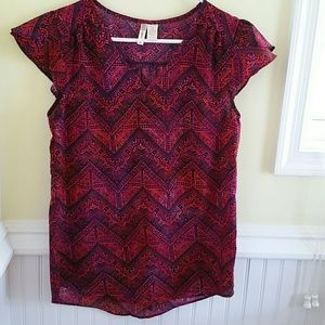 Cute Flutter/cap sleeve top