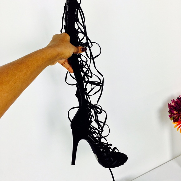 ❌❌SOLD❌❌Black tie up Strappy heels - Picture 3 of 4