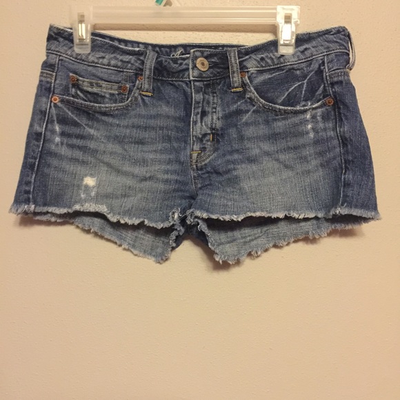 Higher Waisted Jean American Eagle Shorts - Picture 2 of 3