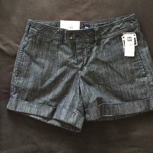 GAP CUFFED SHORTS