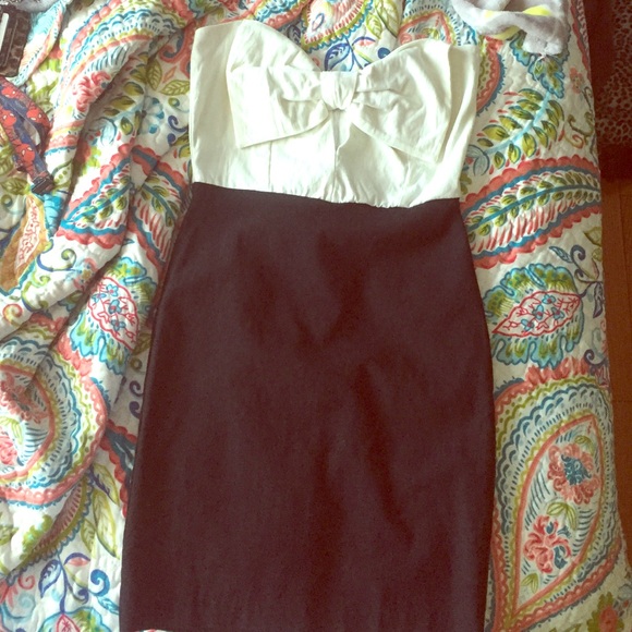 Tight black and white bow dress - Picture 1 of 4