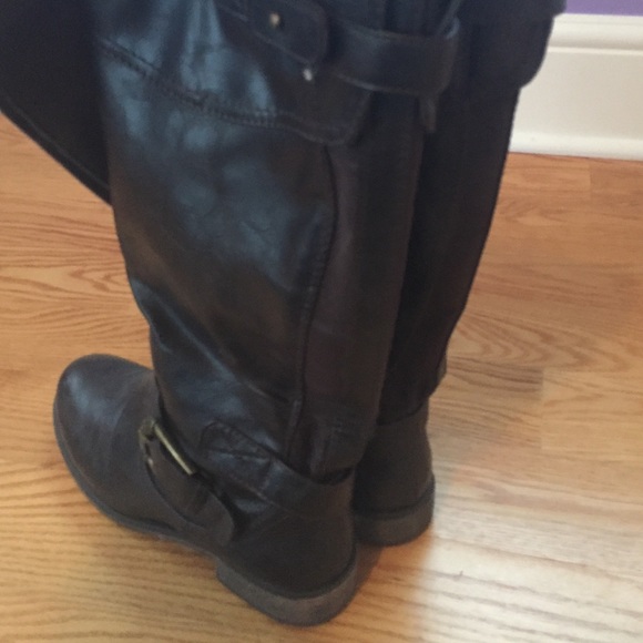 Boots - Picture 2 of 3