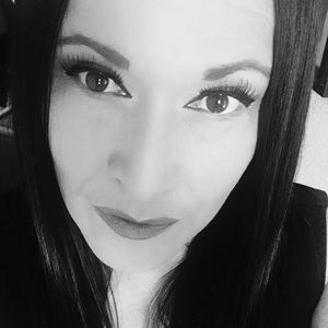 Meet your Posher, Claudia