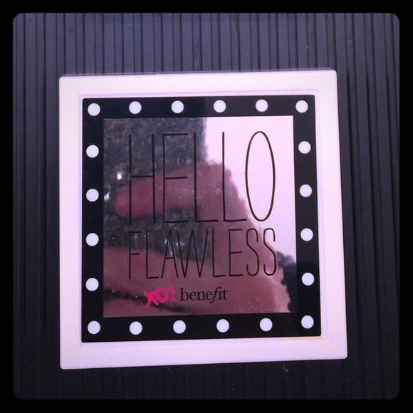 Benefit Hello Flawless Custom Powder Cover-up