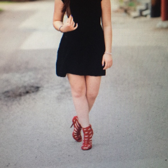 Red Heels - Picture 3 of 3