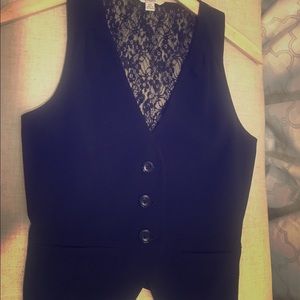 One women's button down best.