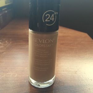Revlon color stay foundation combination/oily skin