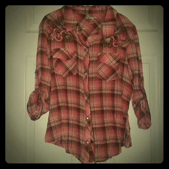 Pink and brown Wrangler snap western style shirt