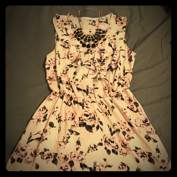 ***SOLD*** Lush Spring/Summer Dress