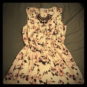 ***SOLD*** Lush Spring/Summer Dress