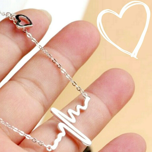 Jewelry - |SALE| Silver ECG Heartbeat Necklace