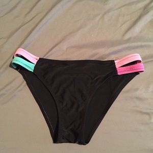 Victoria secret cheeky bikini bottoms M. NWOT