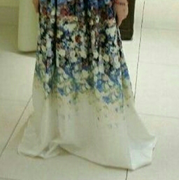 Prom dress - Picture 3 of 3