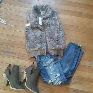 Fur vest