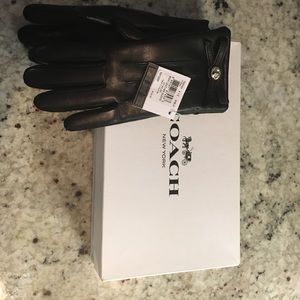 Leather gloves