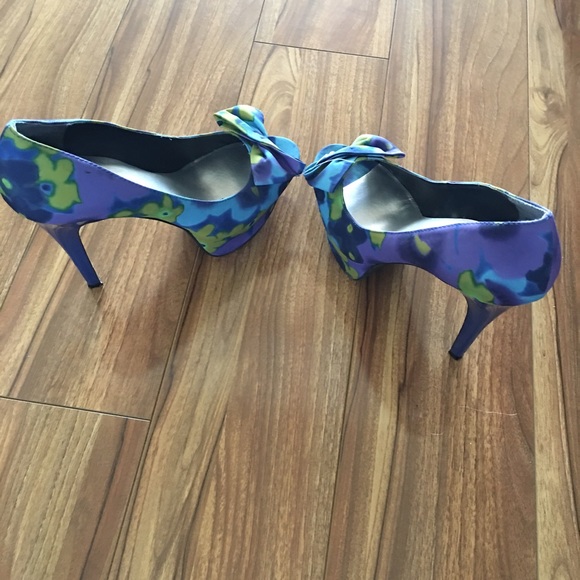 Jessica Simpson Heels - Picture 3 of 4