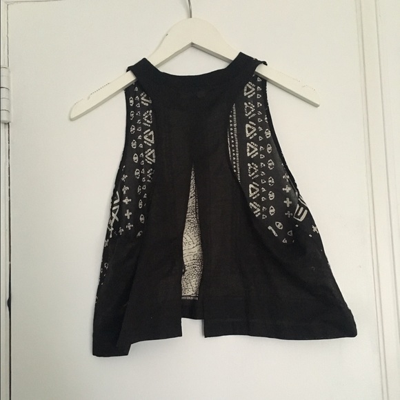 Crop top with open back - Picture 2 of 2