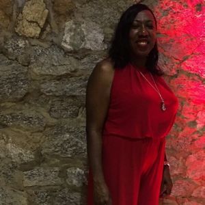 Meet your Posher, Gloria