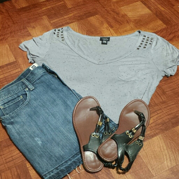 Grey pocket tee