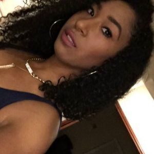 Meet your Posher, Desireé