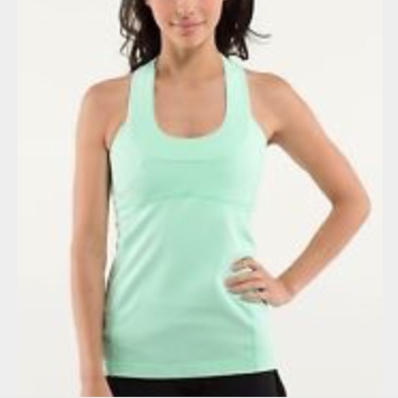 Lululemon scoop neck tank. Size 6.