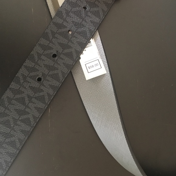 BNWT- Authentic Reversible Michael Kors belt! - Picture 3 of 4