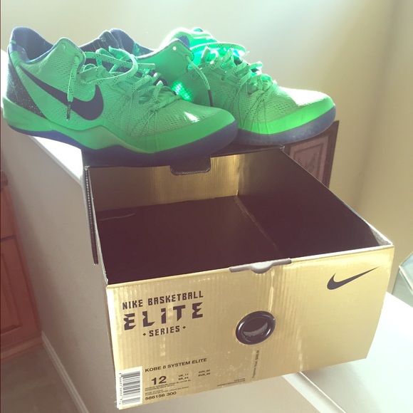 Kobe 8 system elite superhero