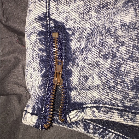 Forever 21 High Waisted Shorts - Picture 2 of 3