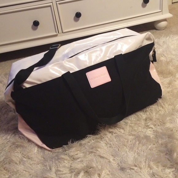 Victoria's Secret duffel😻💞😉