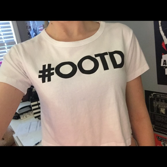 #OOTD Crop Top - Picture 2 of 3