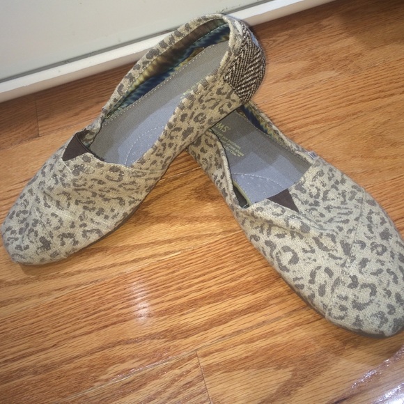 Women's Cheetah Print TOMS