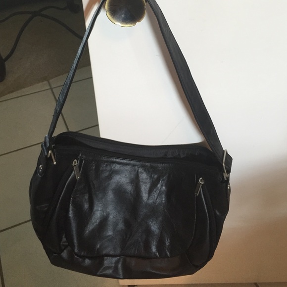 Black Concealed hand gun purse. - Picture 2 of 3