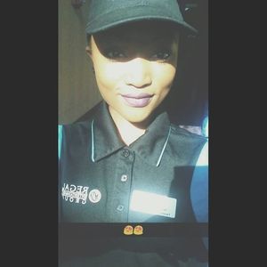 Meet your Posher, Rakenya