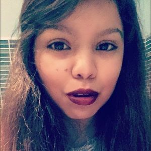 Meet your Posher, Caroline