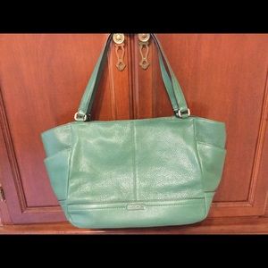 🍀👜 Green Leather Coach Purse👜🍀