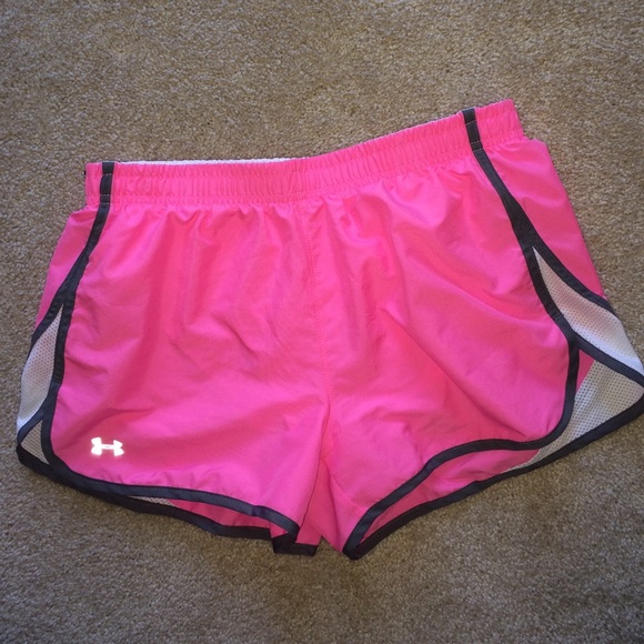 Under Armor Shorts (pink)