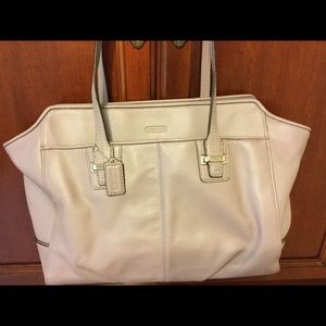 🌸👜 Light Gray or Purplish Leather Coach Purse🌸