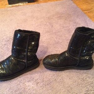 Black sparkly women's uggs