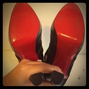 140mm Nardja a lace-up, over-the-knee silhouette