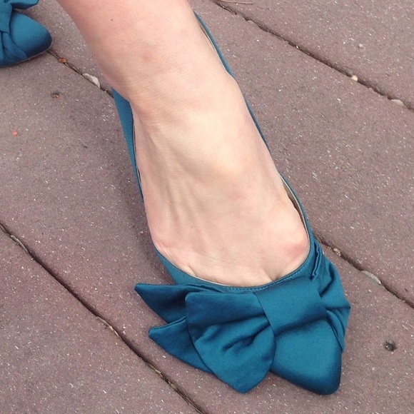 RAS satin and leather pointy flat 🎀