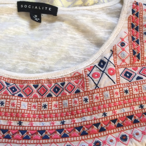 Cream 3/4 sleeve Tee - Picture 2 of 4