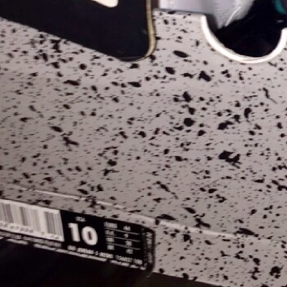 size 10 jordan great condition - Picture 4 of 4