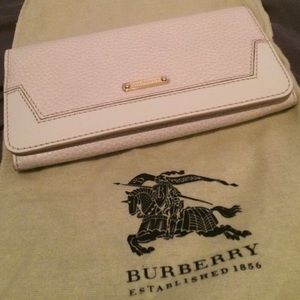 Burberry cream pebbled leather wallet