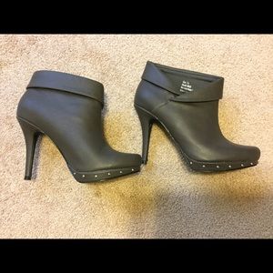 🌺 Maurice Stud Cuff Bootie Shoes🌺