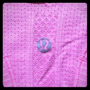 Lululemon tanks size 6