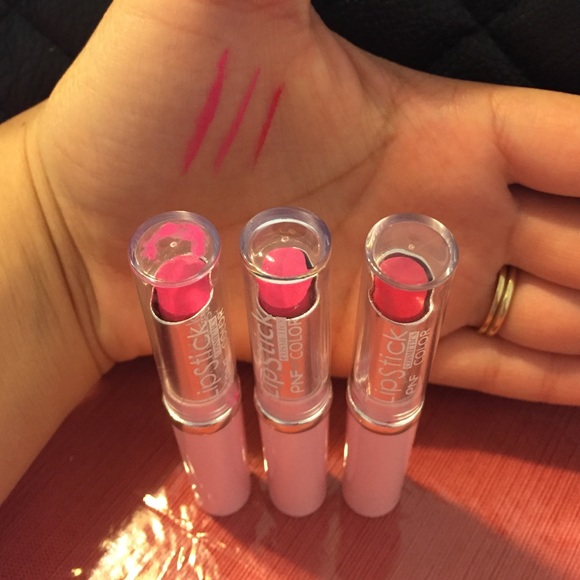 Lipstick - Picture 3 of 4